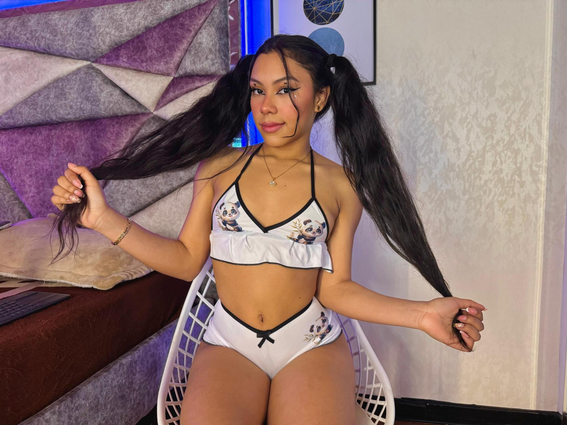 webcam model IvyMontaner from XloveCam webcam model IvyMontaner from XloveCam