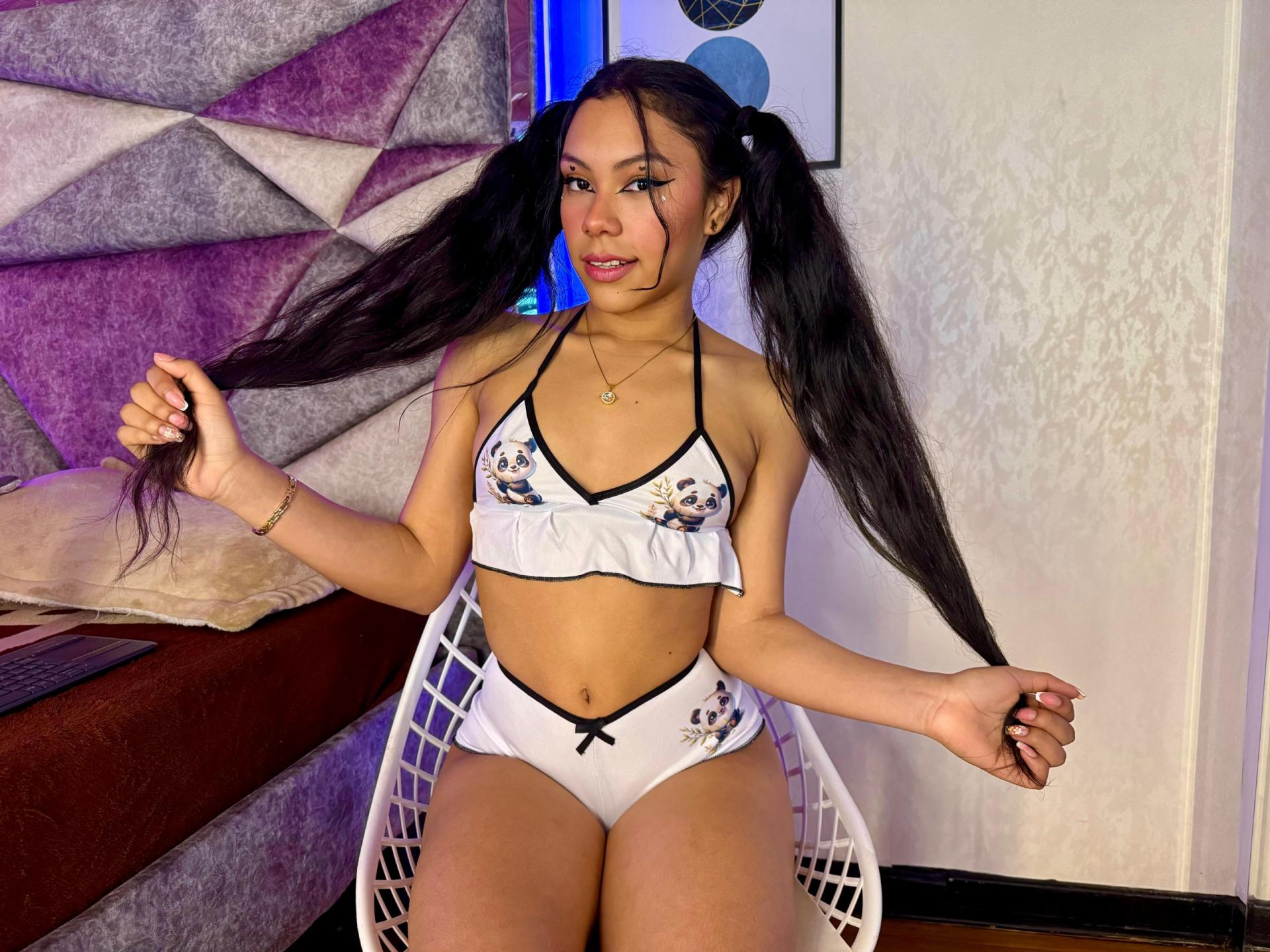 webcam model IvyMontaner from XloveCam webcam model IvyMontaner from XloveCam