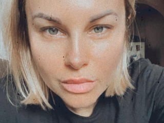 BelleLisaG Live Cam Porn - Photo 19/21