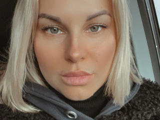 BelleLisaG Live Cam Porn - Photo 14/21