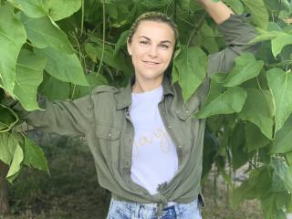 BelleLisaG Live Cam Porn - Photo 9/21