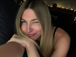 InvitingTina Chatte en Chaleur - Photo 5/21