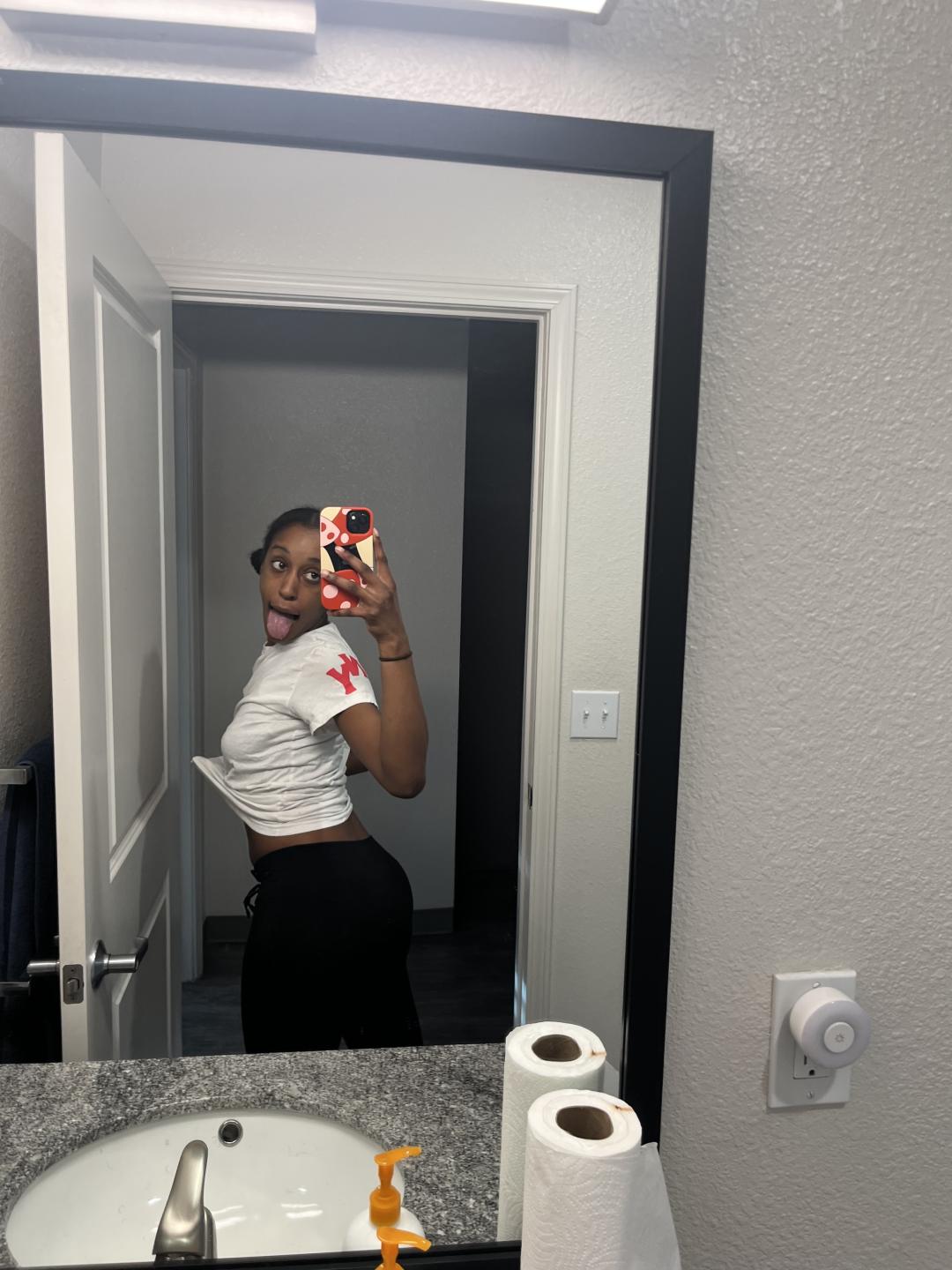 webcam model Ouyaya from XloveCam webcam model Ouyaya from XloveCam