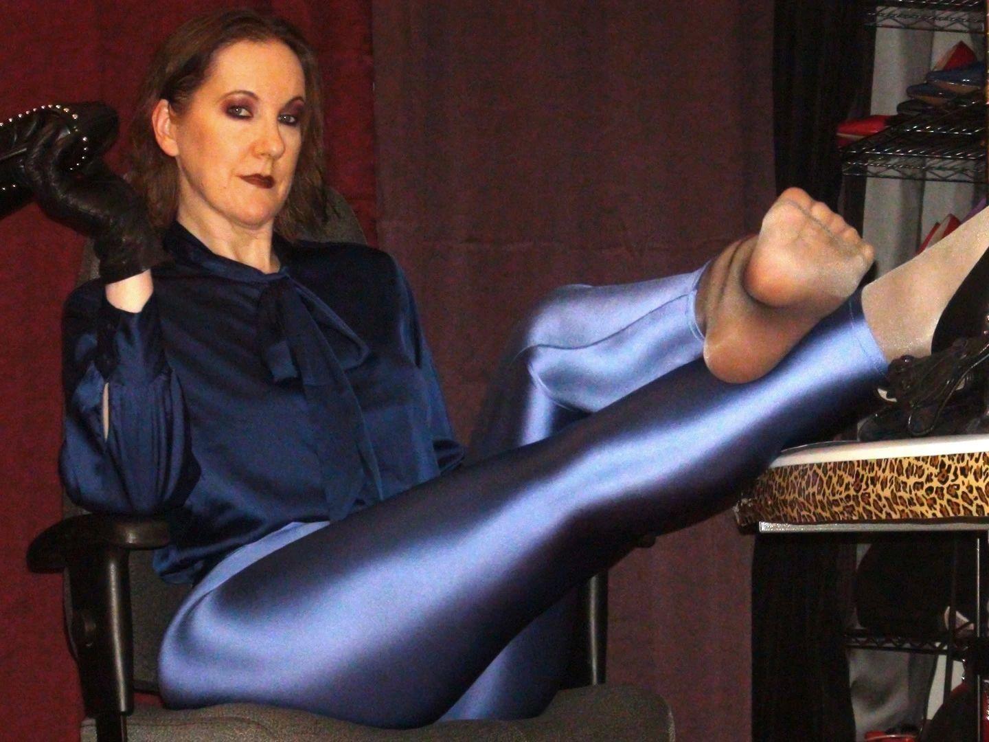 webcam model MissVivian-hot from XloveCam webcam model MissVivian-hot from XloveCam