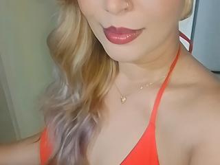 Watch  Lilianaa live on XLoveCam