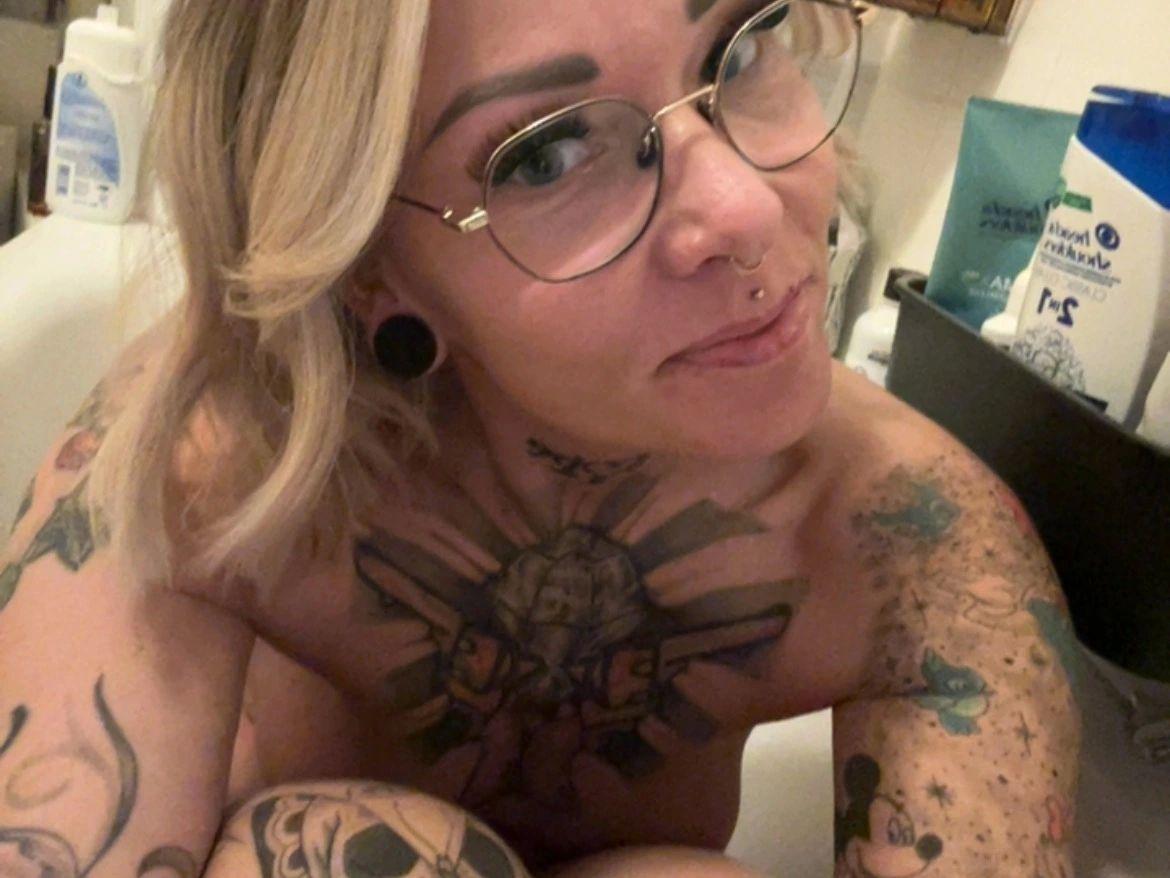 webcam model Lexi88-hot from XloveCam webcam model Lexi88-hot from XloveCam