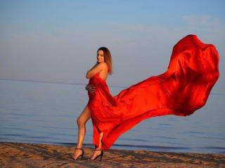 Watch  LuxxxuryIra live on XLoveCam