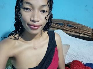 RedBellah - Live sex cams model