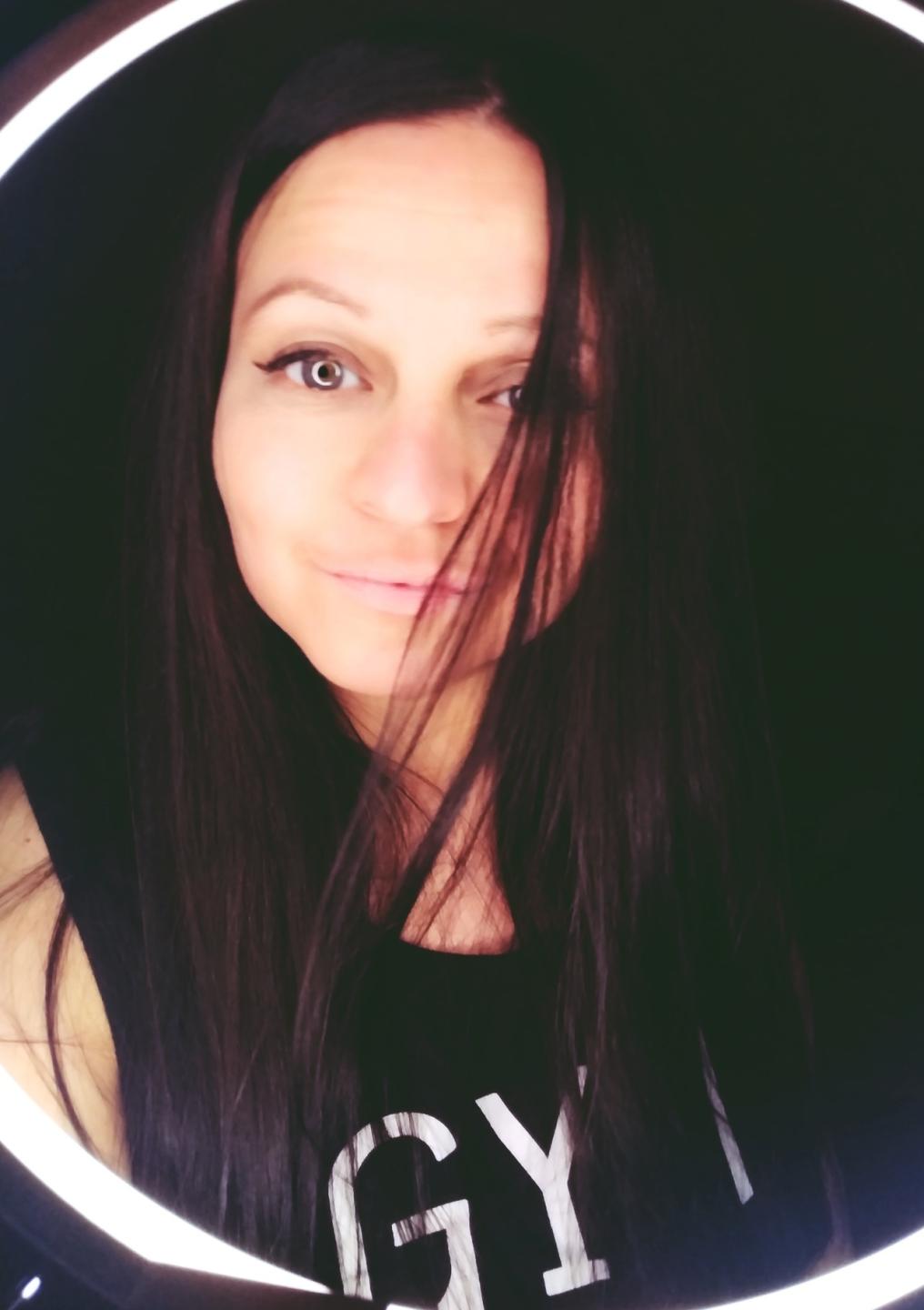 webcam model LeonoreElly from XloveCam webcam model LeonoreElly from XloveCam