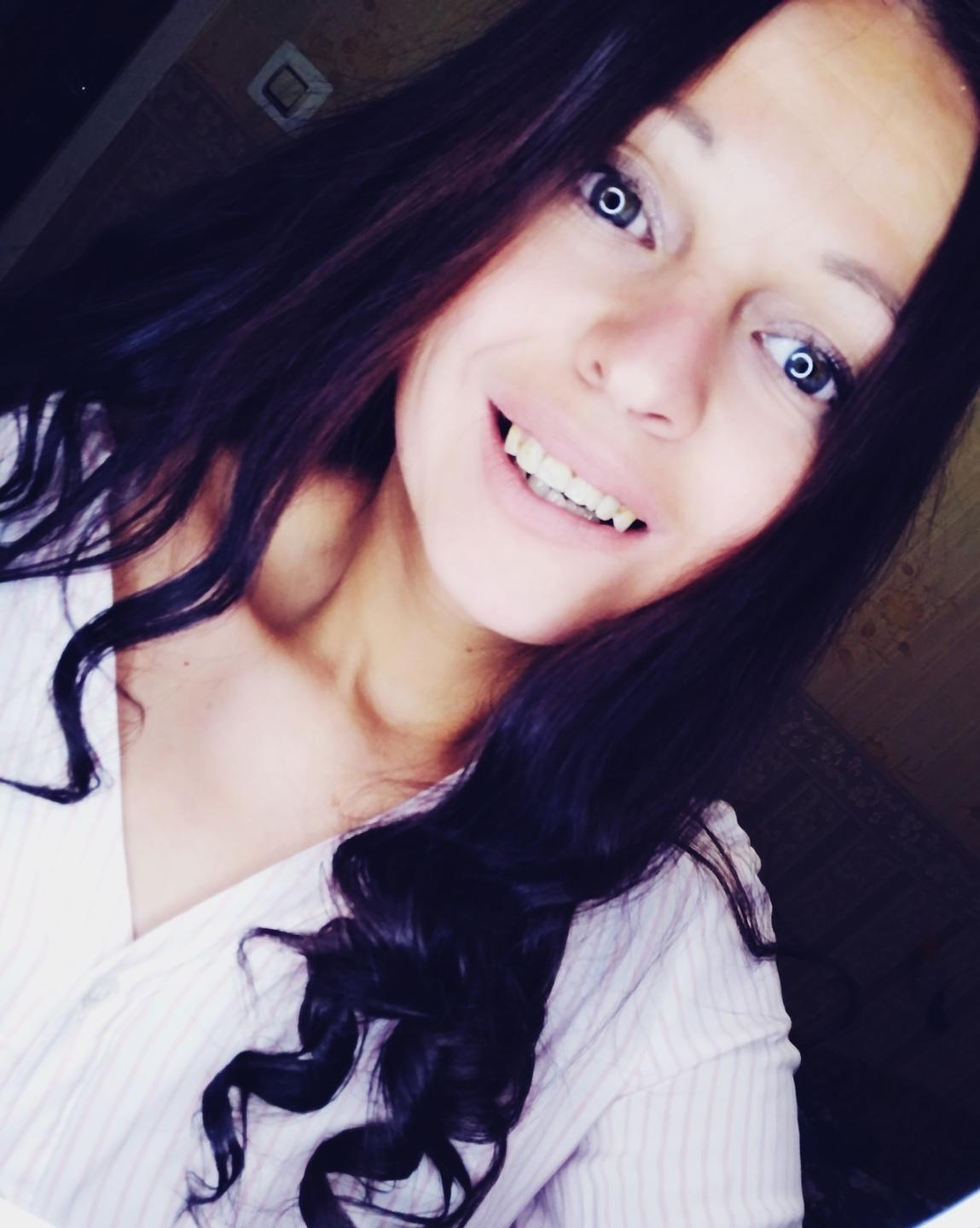 webcam model LeonoreElly from XloveCam webcam model LeonoreElly from XloveCam