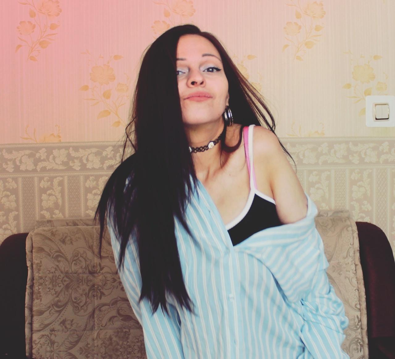 webcam model LeonoreElly from XloveCam webcam model LeonoreElly from XloveCam