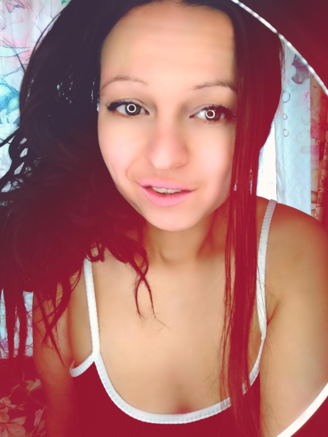 webcam model LeonoreElly from XloveCam webcam model LeonoreElly from XloveCam