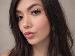 SofieWhite Blowjob XXX Cams - Photo 5/21