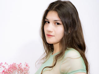 SofyLuk Blowjob XXX Cams - Photo 7/21