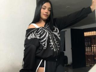 CurvyBrunnete Webcam Sexe Direct - Photo 4/9