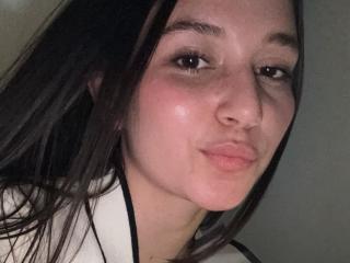 ZoeBarnett MILF Live - Photo 14/21