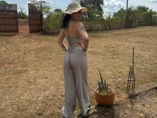 AnntonellaWatson Webcam Porno Live - Photo 8/21