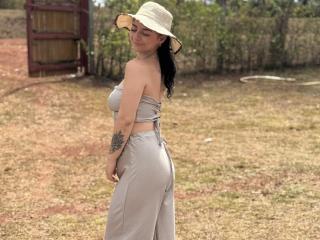 AnntonellaWatson Webcam Porno Live - Photo 5/21