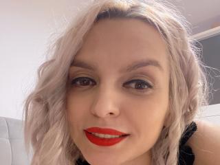 DouceAmelia Amateur Live Webcam - Photo 9/21