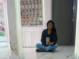 ArianithaXox Webcam Porno Live - Photo 17/21