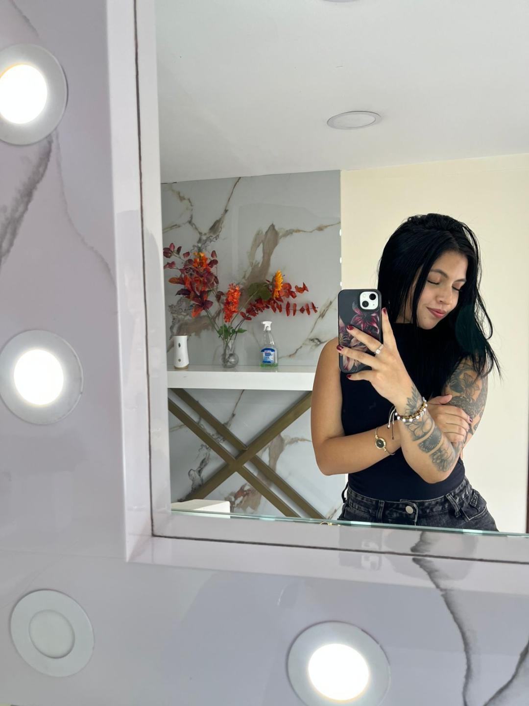 webcam model NyraVanel from XloveCam webcam model NyraVanel from XloveCam