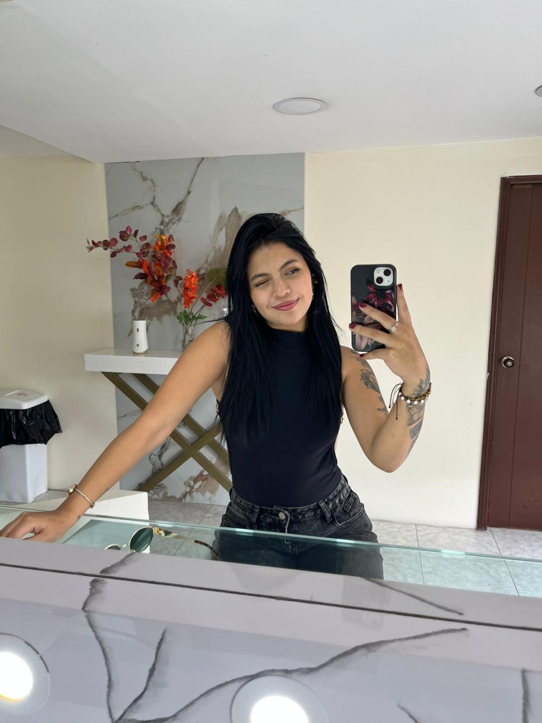 webcam model NyraVanel from XloveCam webcam model NyraVanel from XloveCam