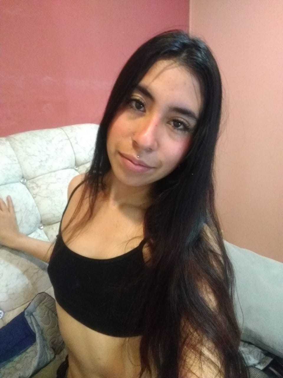 webcam model LinaSpearce from XloveCam webcam model LinaSpearce from XloveCam