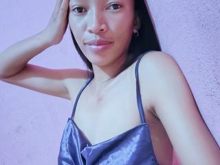 RedBellah - Live sex cams model