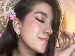 GagingZhara Image Gallery