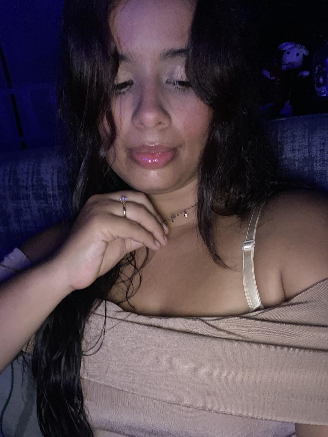 webcam model KeyklinOne from XloveCam webcam model KeyklinOne from XloveCam