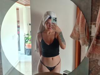 AluDamn Webcam Porno Live - Photo 7/21