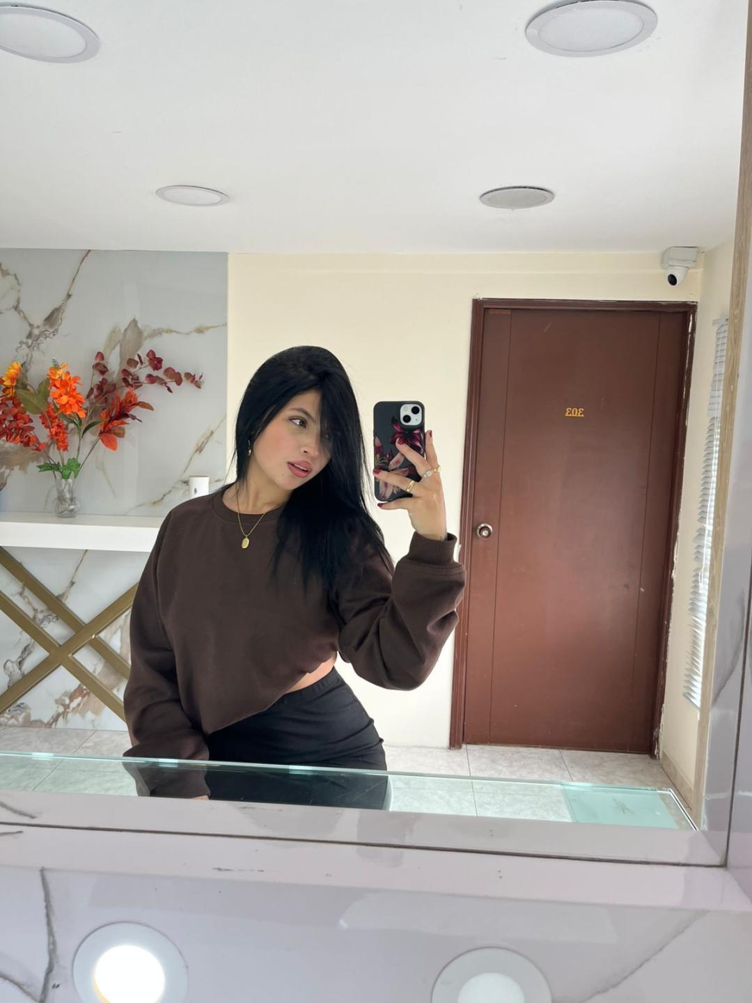 webcam model NyraVanel from XloveCam webcam model NyraVanel from XloveCam