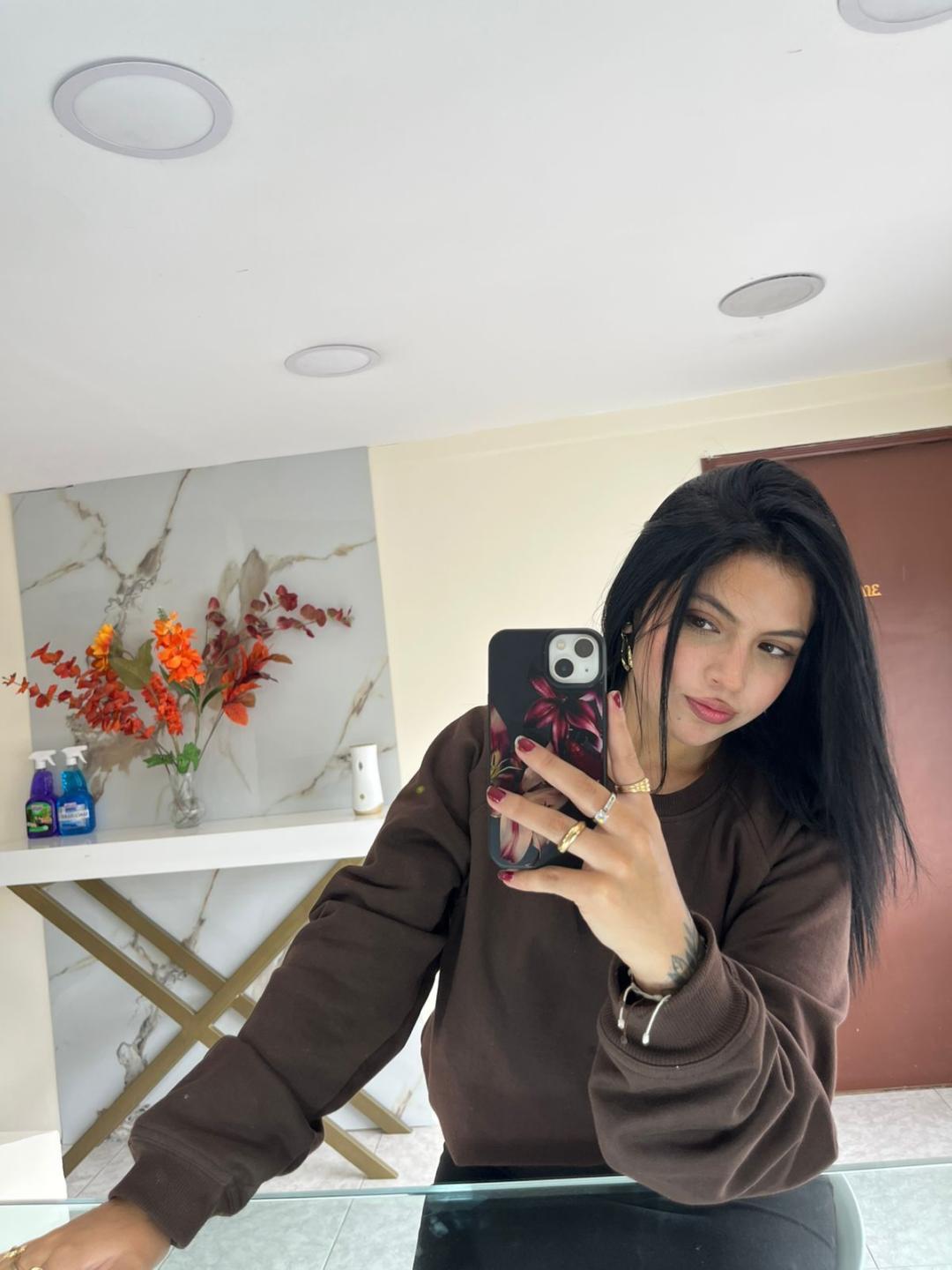 webcam model NyraVanel from XloveCam webcam model NyraVanel from XloveCam