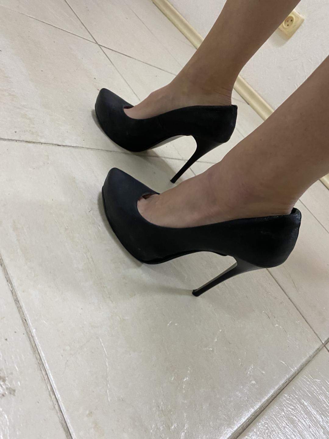 webcam model Amberia from XloveCam webcam model Amberia from XloveCam