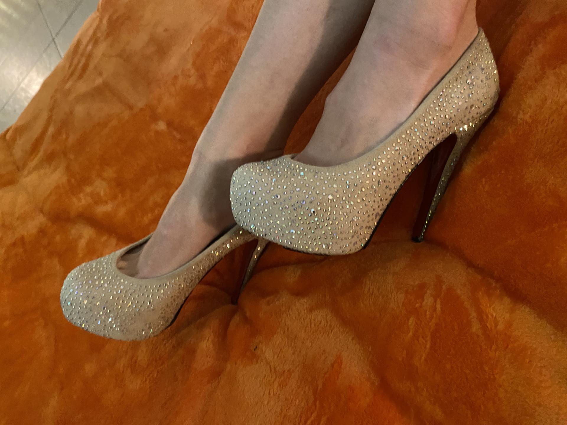 webcam model Amberia from XloveCam webcam model Amberia from XloveCam