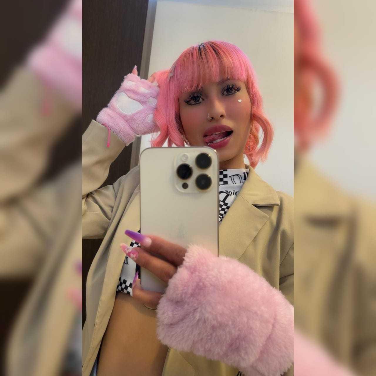 webcam model MilaRouge from XloveCam webcam model MilaRouge from XloveCam