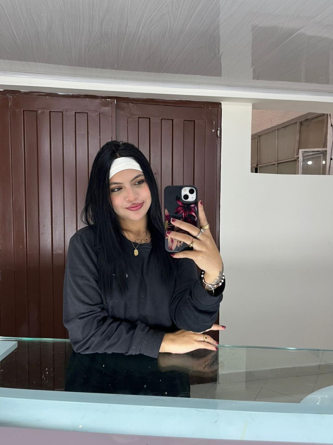 webcam model NyraVanel from XloveCam webcam model NyraVanel from XloveCam