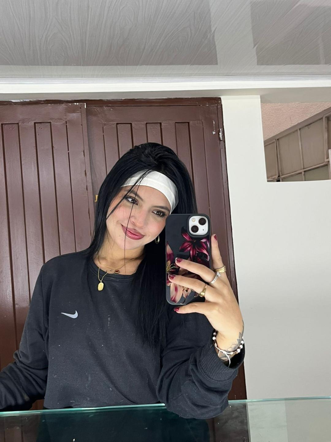 webcam model NyraVanel from XloveCam webcam model NyraVanel from XloveCam