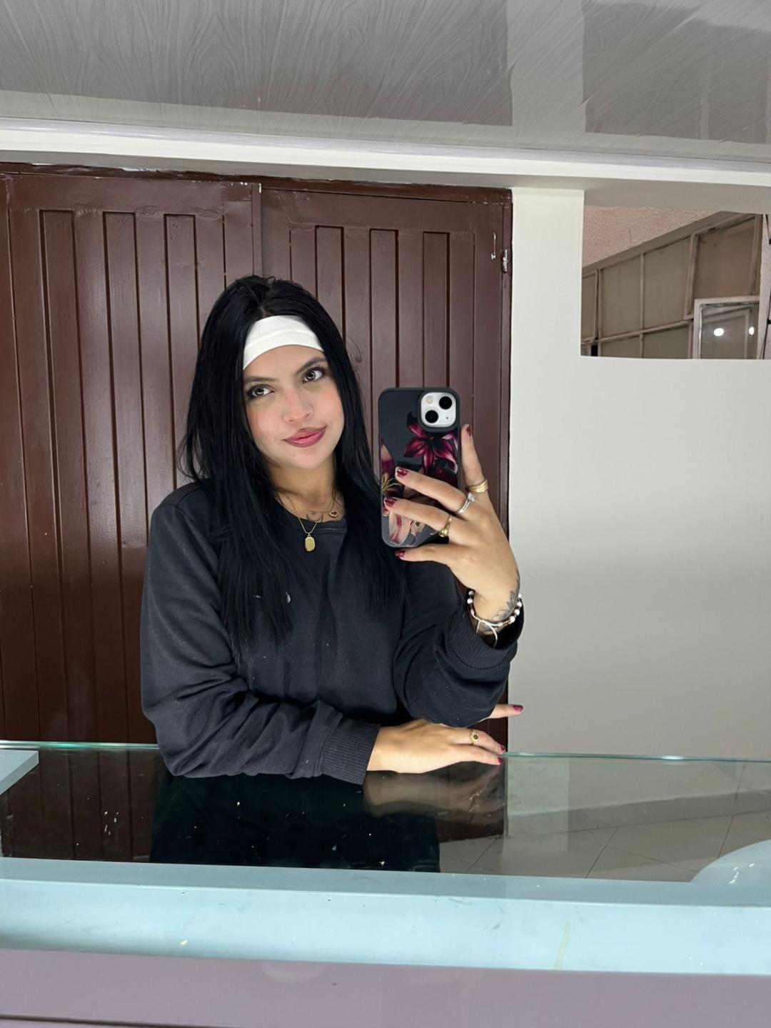 webcam model NyraVanel from XloveCam webcam model NyraVanel from XloveCam