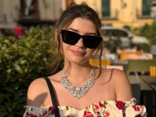 AnnaGorgeous Image Gallery