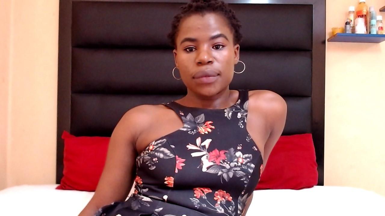 webcam model RoundyAss from XloveCam webcam model RoundyAss from XloveCam