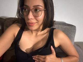 IsabelaPretty Hot Pussy - Photo 9/21