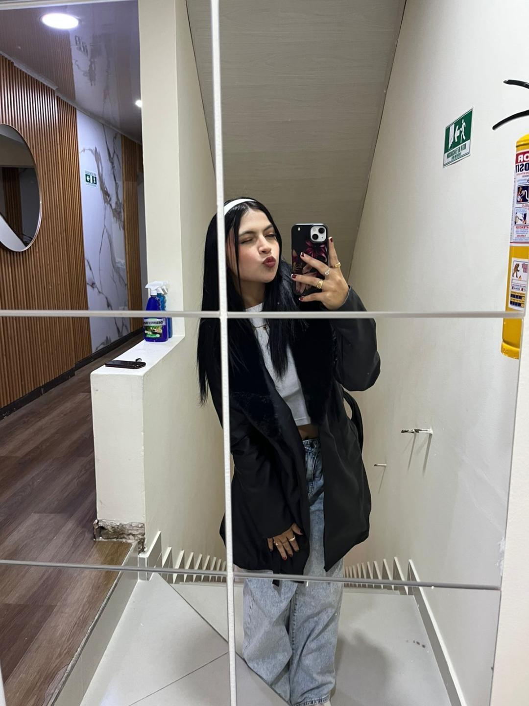 webcam model NyraVanel from XloveCam webcam model NyraVanel from XloveCam