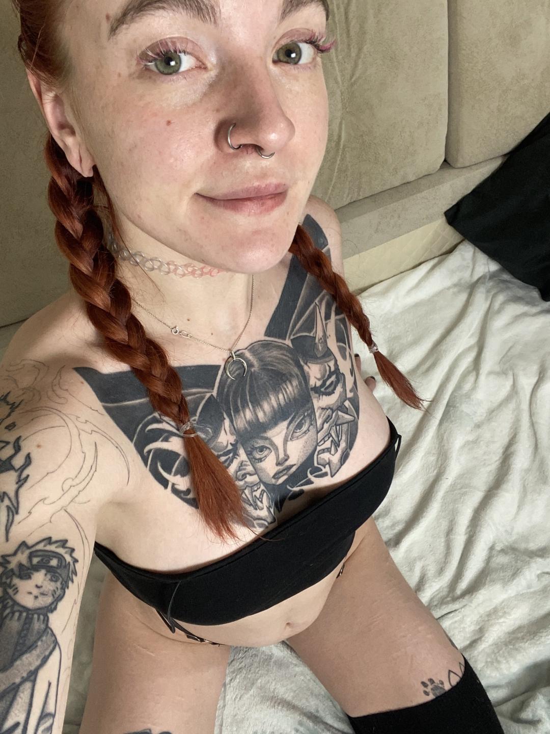 webcam model LumiLune from XloveCam webcam model LumiLune from XloveCam