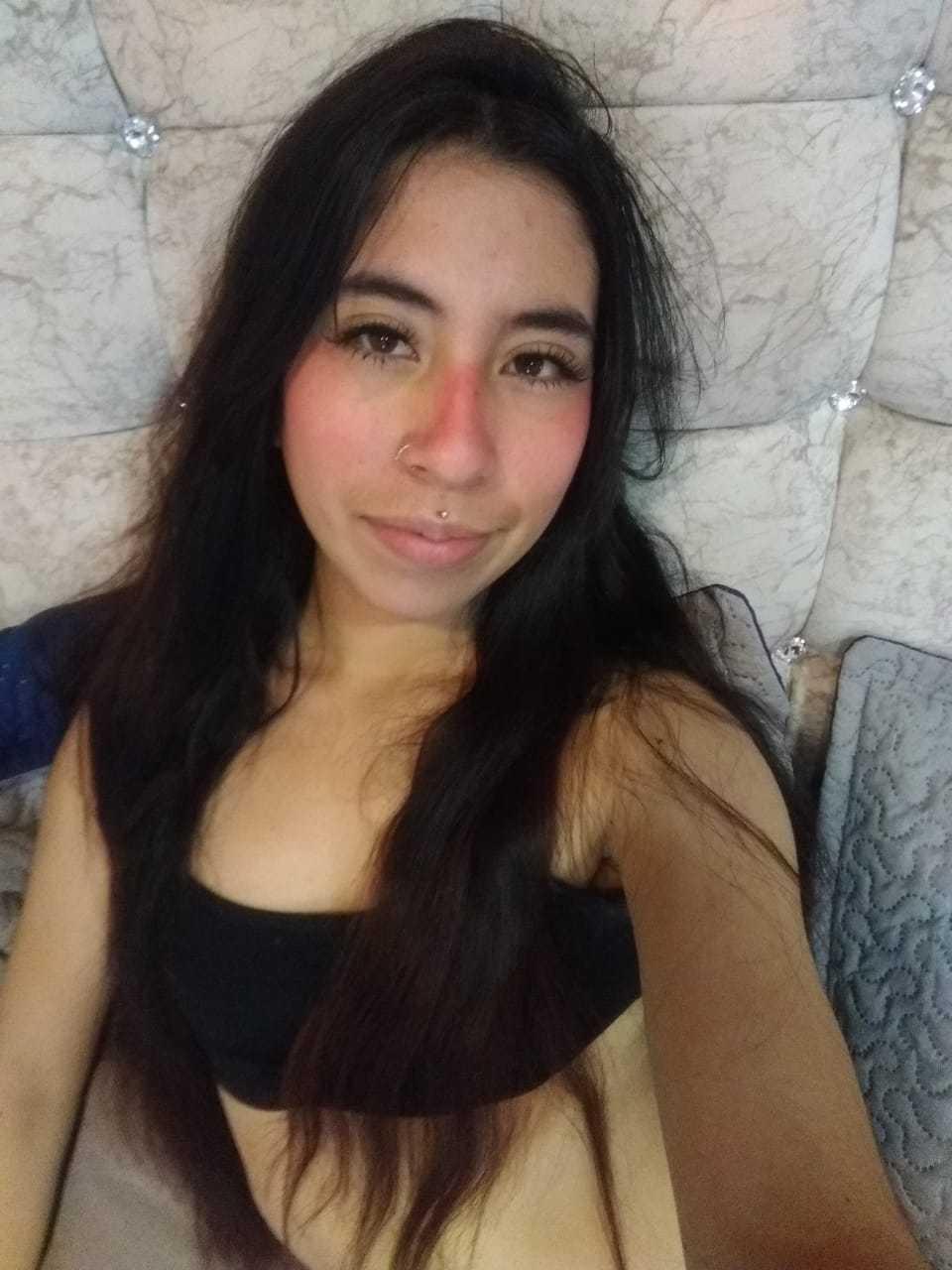 webcam model LinaSpearce from XloveCam webcam model LinaSpearce from XloveCam