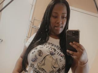 Ebhony Boobs Liveshow - Photo 4/8