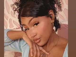 AmberQueeny Webcam Porno Live - Photo 15/21