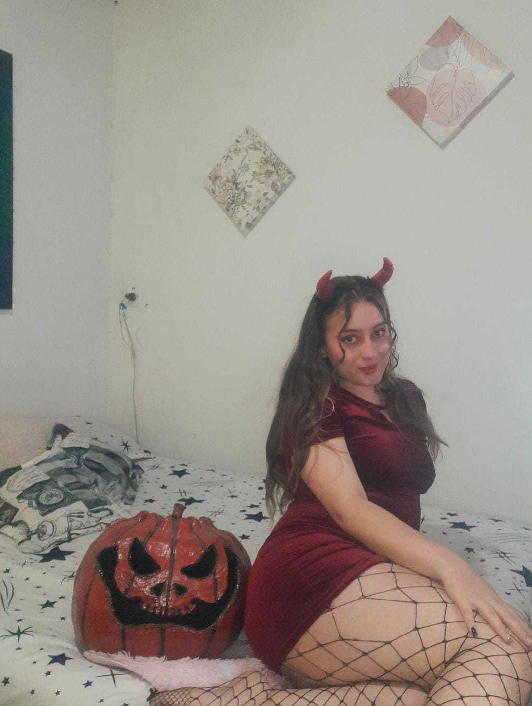 webcam model Daliylaa from XloveCam webcam model Daliylaa from XloveCam