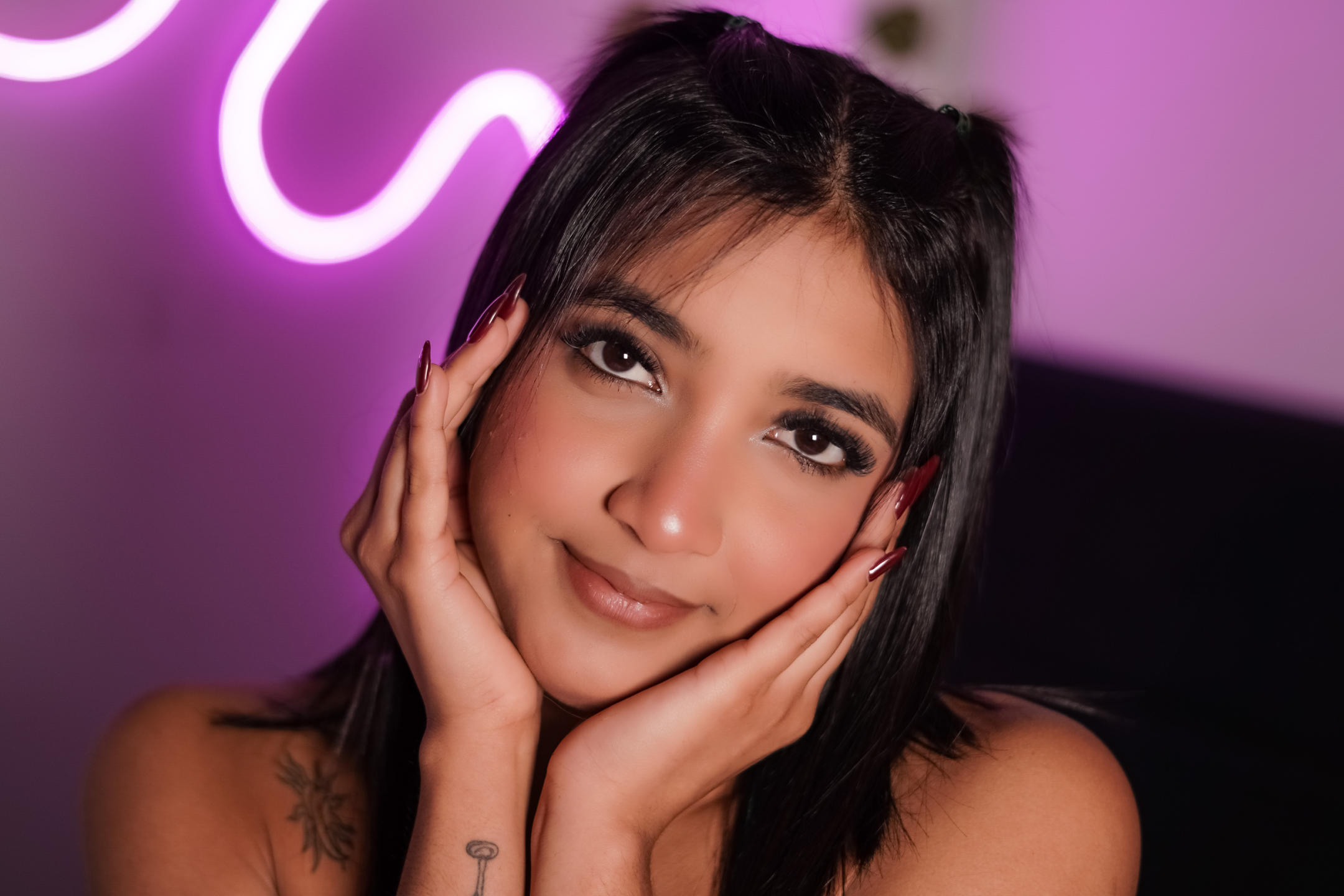 webcam model Scarlesth from XloveCam webcam model Scarlesth from XloveCam