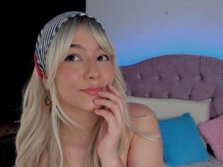 DeisyWest Amateur Live Webcam - Photo 4/21